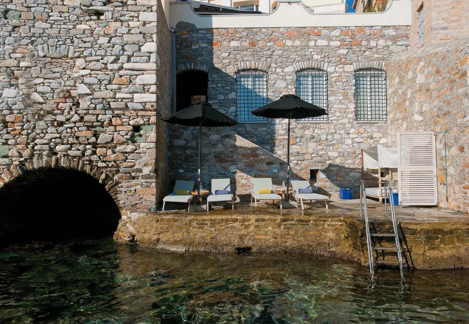 Hotel Ploes Ermupoli Zewnętrze zdjęcie